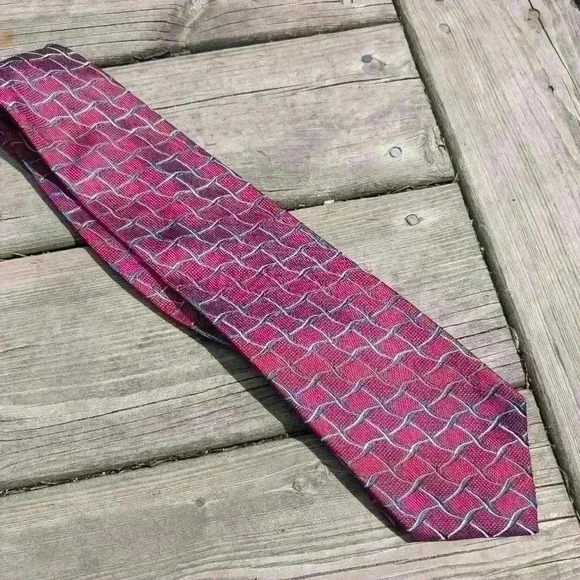 Vintage Valentino men's  tie red blue and gold silk tie - Picture 1 of 9